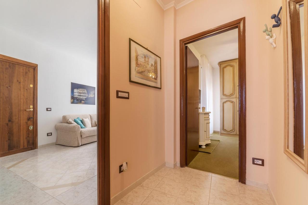 San Giovanni Apartment With Balcony Roma Esterno foto
